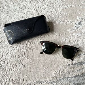 Ray-Ban Tortoise Clubmaster Classic Sunglasses with Case